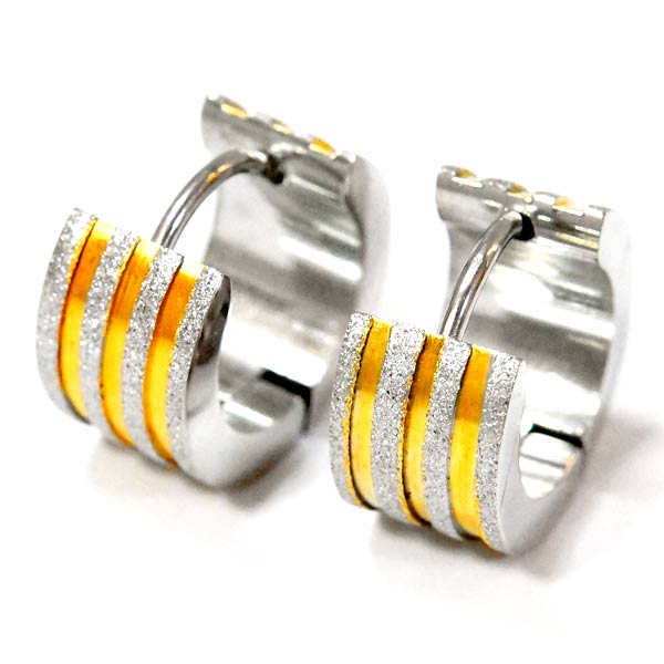 &starf;商品サイズ&starf;ピアス幅 約7mm 直径約13mm 厚み約2mm (ピアス1個の)重さ約3.1g &starf;素材&starf; ステンレス+イ
